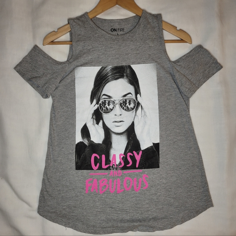 ON FIRE Size L Grey Women's Cold Shoulder Top Shirt